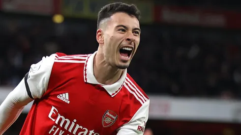 Barcelona tenta a contratação de Gabriel Martinelli e oferece dois jogadores ao Arsenal (Photo by Alex Pantling/Getty Images)