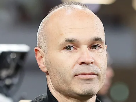 Estrela do futebol mundial, Iniesta, ex-Barcelona, encerra carreira