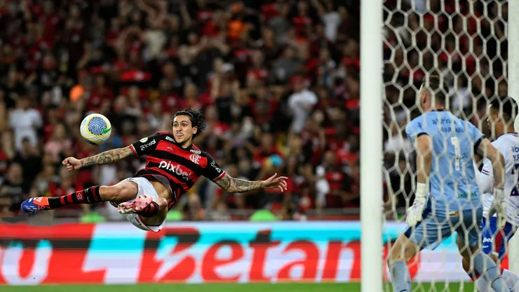 Pedro do Flamengo durante a partida entre Flamengo e Fortaleza como parte do Brasileirao 2024 no Estádio do Maracanã. Andre Paes / Alamy Stock Photo