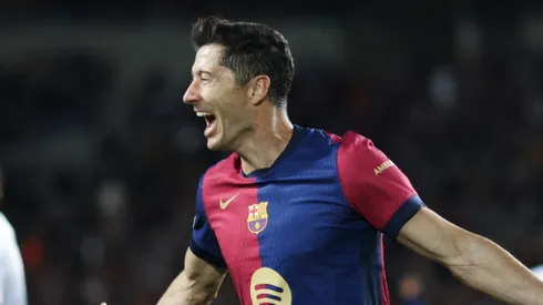 Robert Lewandowski, atacante do Barcelona, está tendo um início de temporada notável. Após marcar um hat-trick contra o Deportivo Alavés, o polonês atingiu 12 gols na temporada, sendo 10 na La Liga. (Foto: IMAGO / NurPhoto)