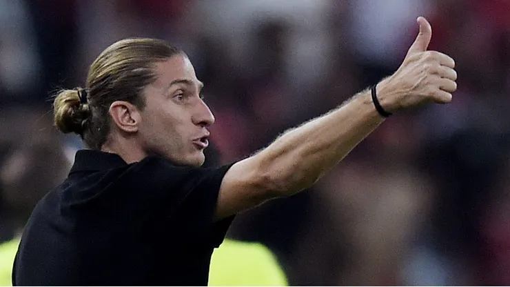 Filipe Luís pode ajudar em permanência de Gabigol