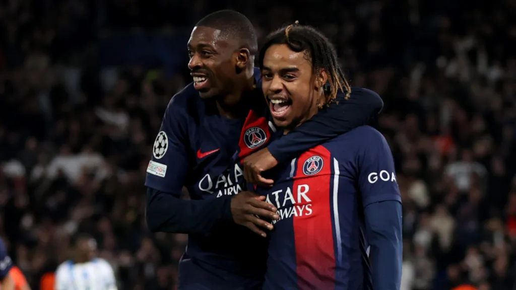 Dembélé e Barcola pelo PSG (Foto: Alex Pantling/Getty Images)