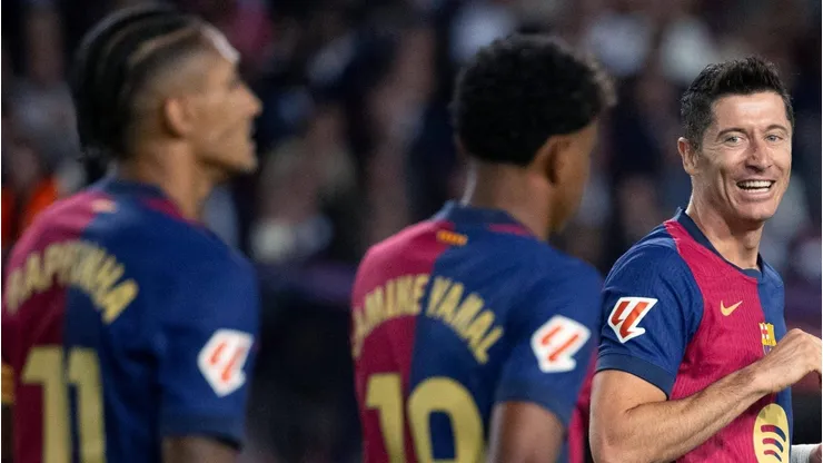 Raphinha e Lamine Yamal têm sido essenciais para o Barcelona nesta temporada da La Liga, liderando a criação de oportunidades e acumulando contribuições decisivas em campo. (Foto: IMAGO / Revierfoto)