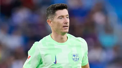 O treinador do Atlético de Madrid enfatizou o impacto da juventude do elenco, o estilo de jogo intenso e a versatilidade tática, ressaltando também a importância de Lewandowski no esquema de Flick. (Foto: IMAGO / ZUMA Press Wire)