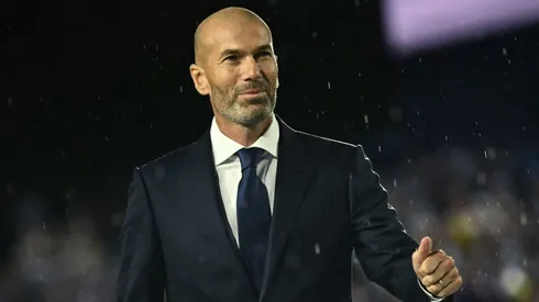 Ídolo do Real Madrid, Zidane é aprovado para comandar gigante da Premier League. (Photo by Loic Venance – Pool/Getty Images)