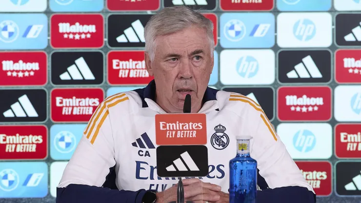 Carlo Ancelotti em coletiva de imprensa pelo Real Madrid.