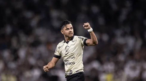 Comemoração do primeiro gol do Corinthians, marcado por Romero, durante a partida entre Corinthians x Internacional realizada na Neo Química Arena. Foto: Marco Galvão/Fotoarena - Alamy