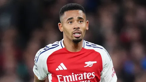 Gabriel Jesus com a camisa do Arsenal, pela Champions League.