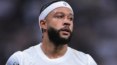 Corinthians não para em Memphis Depay e busca acerto com meia estrangeiro.