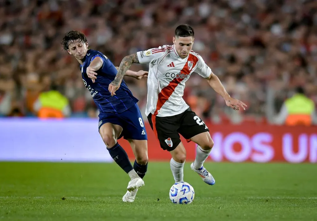 Villagra em campo pelo River (Photo by Marcelo Endelli/Getty Images)
