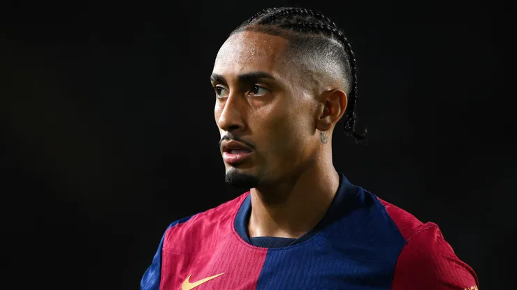 Raphinha, do Barcelona, decide onde vai jogar diante de oferta do Manchester United.