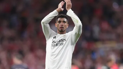 Bellingham, meia do Real Madrid, em clássico contra o Atlético por La Liga (Foto: Gonzalo Arroyo Moreno/Getty Images)