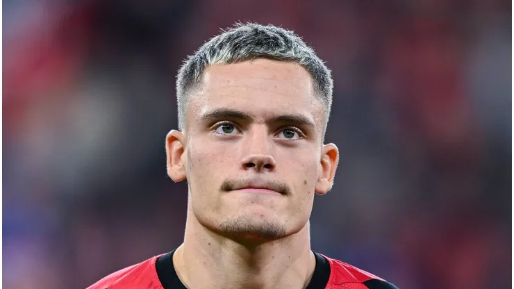 Barcelona tira o time de campo e desiste da contratação de Florian Wirtz.