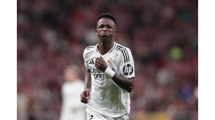 Vini Júnior, do Real Madrid, durante partida contra o Atlético na Liga dos Campeões (Foto: Gonzalo Arroyo Moreno/Getty Images)