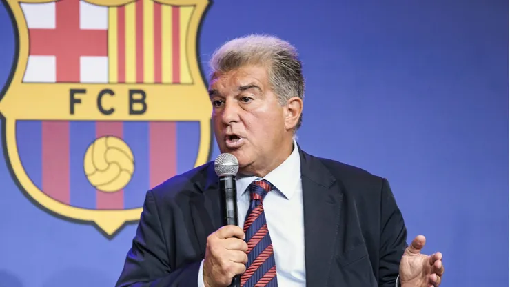 Ex-Barcelona, Nico González negou o Real Madrid para fechar com Laporta.