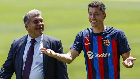 Presidente do Barcelona, Laporta e Robert Lewandowski . foto: IMAGO / NurPhoto