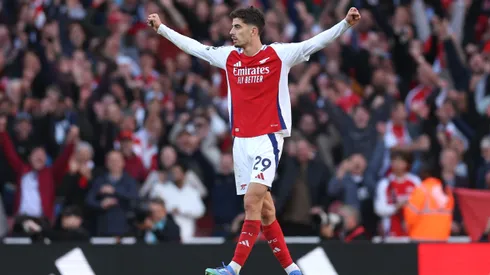 Arsenal encara PSG com ar de favorito e busca primeira vitória na competição (Foto: Julian Finney/Getty Images)