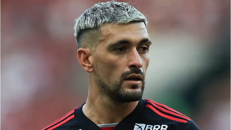 Flamengo vai em busca de novo meia. (Photo by Buda Mendes/Getty Images)