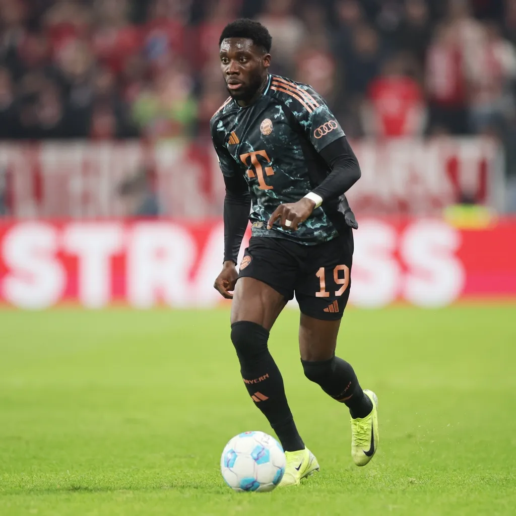 Davies quer jogar no Real Madrid. (Photo by Alex Grimm/Getty Images)