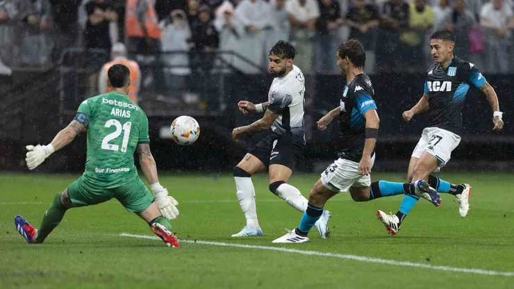 Corinthians vê na Sul-Americana a chance de título em 2024