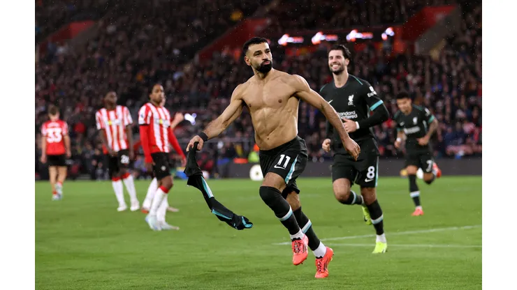Salah após marcar gol pelo Liverpool. (Photo by Michael Steele/Getty Images)