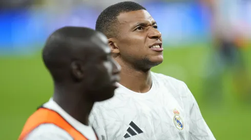Ferland Mendy e Kylian Mbappé antes do jogo do Real Madrid.