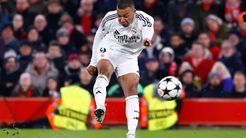 Kylian Mbappé durante a partida entre Liverpool e Real Madrid, no dia 27 de novembro de 2024. (Associated Press / Alamy Stock Photo)