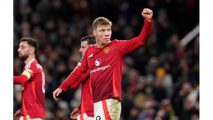 Rasmus Højlund comemora um de seus gols na vitória do Manchester United sobre o Bodo/Glimt, no dia 28 de novembro de 2024. (Sportimage Ltd / Alamy Stock Photo)