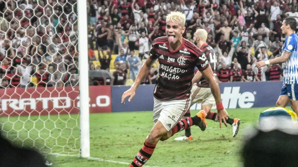 Reinier em partida pelo Flamengo em 2019 (Foto: IMAGO / Fotoarena)