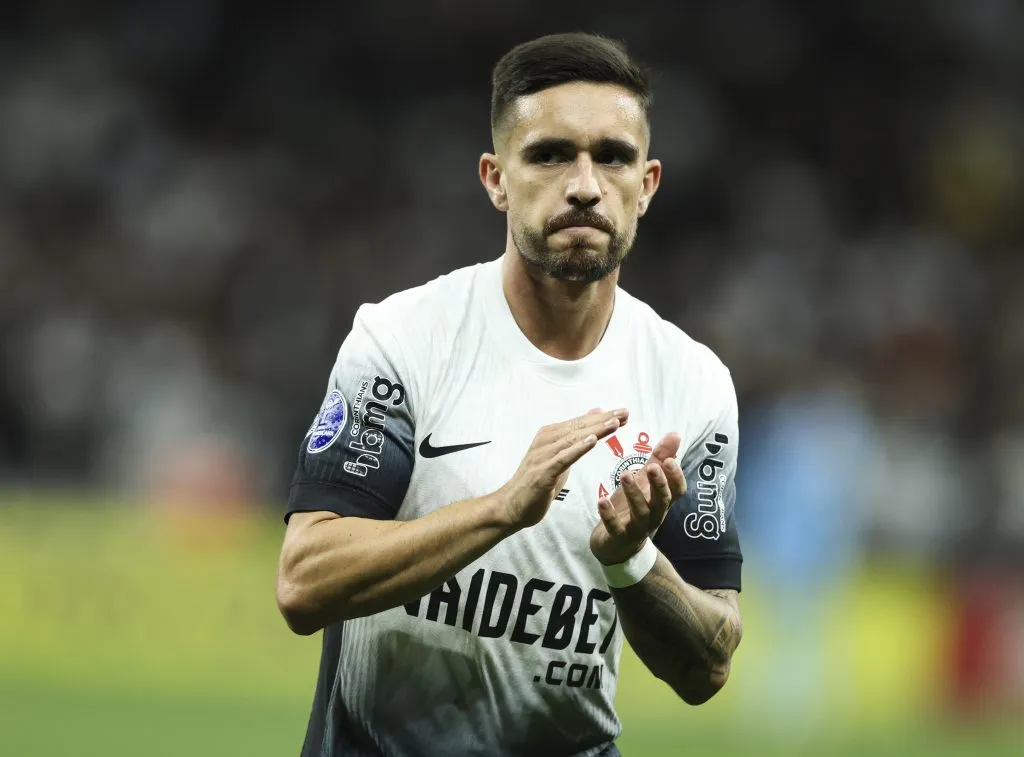 Coronado enfrentando o Argentinos Juniors (Photo by Alexandre Schneider/Getty Images)