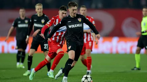 Angelo Stiller em campo - (Photo by Srdjan Stevanovic/Getty Images)