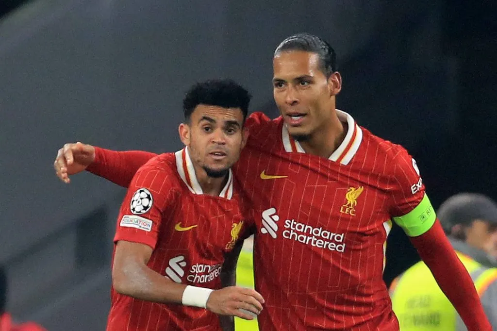 Van Dijk e Luis Díaz pelo Liverpool. foto: IMAGO /&nbsp;Action Plus
