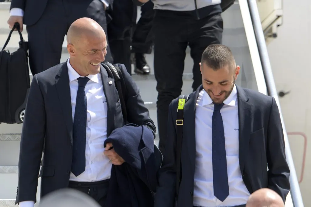 Zidane e Benzema nos tempos de Real Madrid. (Photo by Handout/UEFA via Getty Images)