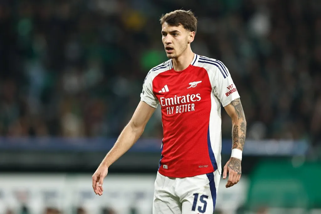 Kiwior pelo Arsenal. foto: IMAGO /&nbsp;AFLOSPORT