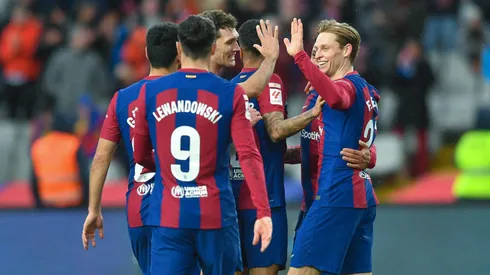 Frenkie de Jong enfrenta um momento delicado no Barcelona, com críticas crescentes sobre seu desempenho e pressão para recuperar a titularidade. (Foto: IMAGO / Sergio Ros)
