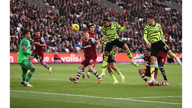 Arsenal e West Ham se encaram em Londres para mais um dérbi da cidade (Foto: Julian Finney/Getty Images)