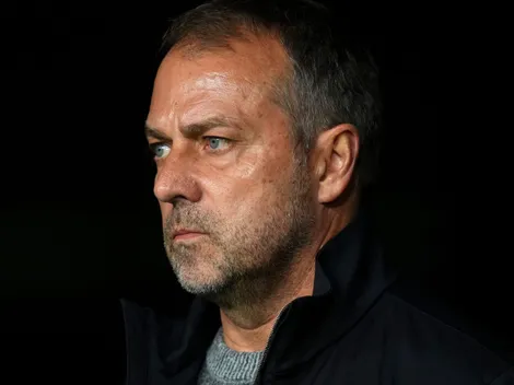 Hansi Flick está insatisfeito com a postura de De Jong no Barcelona