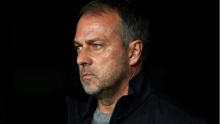 Hansi Flick faz forte cobrança a craque do Barcelona e saída pode acontecer (Photo by Alex Caparros/Getty Images)