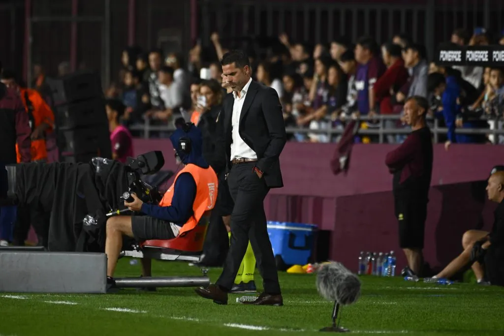 Fernando Gago, técnico do Boca Juniors, tem um início de trabalho conturbado na Argentina. Foto: IMAGO / NurPhoto.