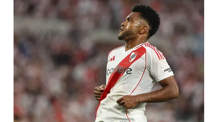 Miguel Borja durante a partida entre River Plate e Barracas Central, no dia 10 de novembro de 2024. (Imago / Alamy Stock Photo)