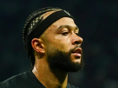 Memphis Depay vai à sede dos Gaviões da Fiel e fanáticos reagem