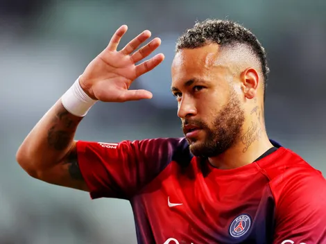 Neymar tinha cláusula milionária no PSG para bater palmas à torcida, diz ex-jogador