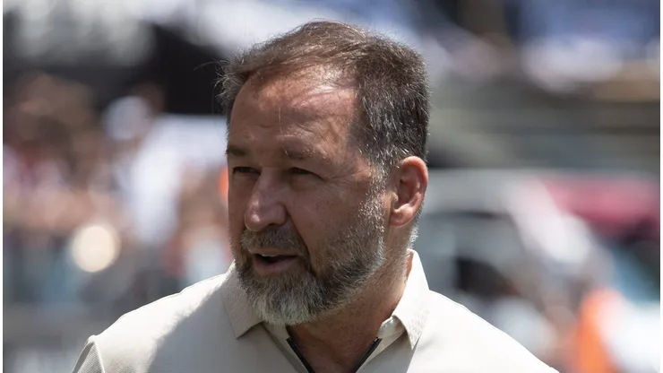 Corinthians recebeu ofertas milionários por joia da base, diz Augusto Melo.