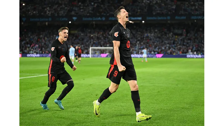 Lewandowski comemora gol do Barcelona ao lado de Gavi, contra o Celta (Foto: Octavio Passos/Getty Images)