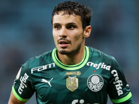Palmeiras aceita vender Raphael Veiga para clube inglês por 366 mi