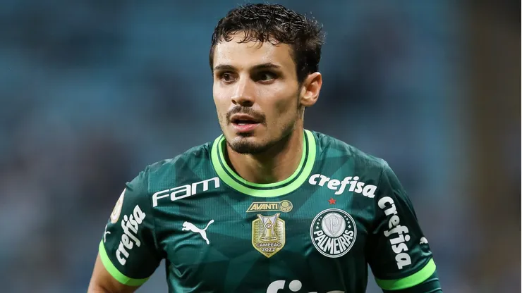 Palmeiras aceita vender Raphael Veiga para clube europeu por R$ 366 milhões (Photo by Pedro H. Tesch/Getty Images)
