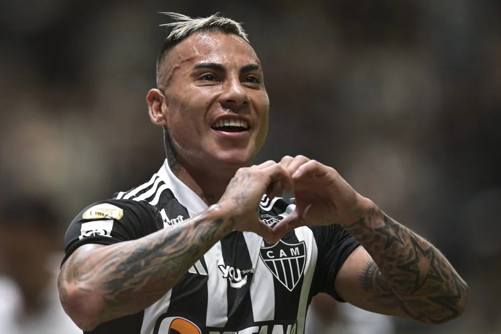 Eduardo Vargas em campo pelo Atlético (Photo by Pedro Vilela/Getty Images)