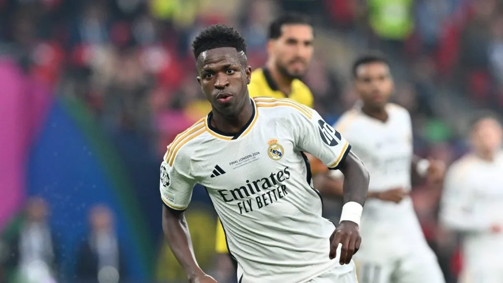 Vinícius Júnior com o uniforme tradicional do Real Madrid na final da Champions League 2023-24 (IMAGO / Sportpix)