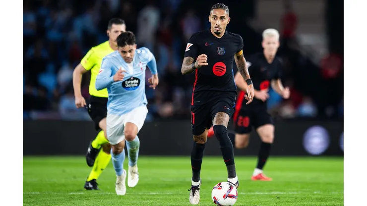 Raphinha em campo durante o confronto entre Celta de Vigo e Barcelona, no dia 24 de novembro de 2024. (ddp media GmbH / Alamy Stock Photo)
