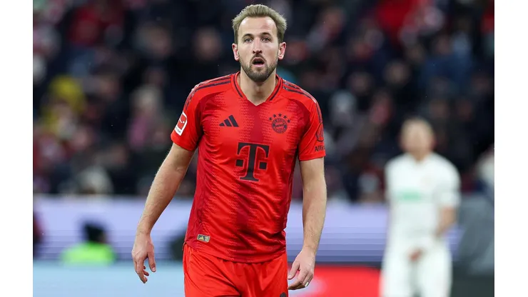 Harry Kane durante a partida entre Bayern de Munique e Augsburg, no dia 22 de novembro de 2024. (ddp media GmbH / Alamy Stock Photo)